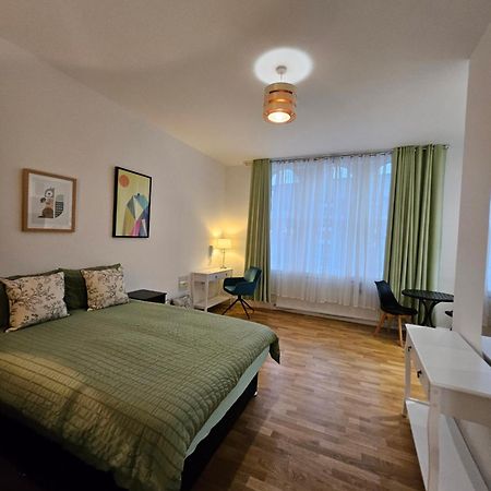 Central Chambers Suites - Suite 1 Leek Luaran gambar
