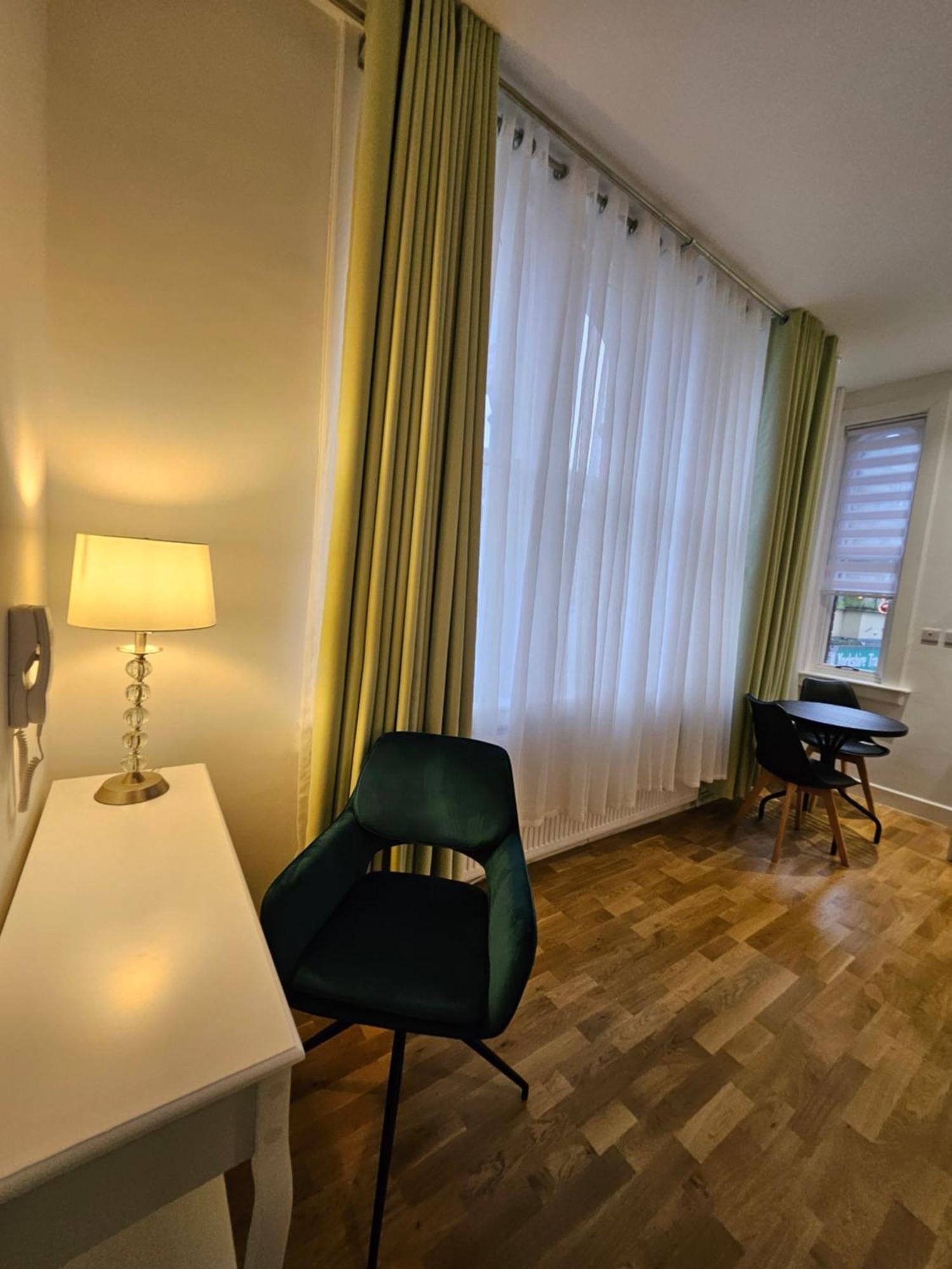 Central Chambers Suites - Suite 1 Leek Luaran gambar