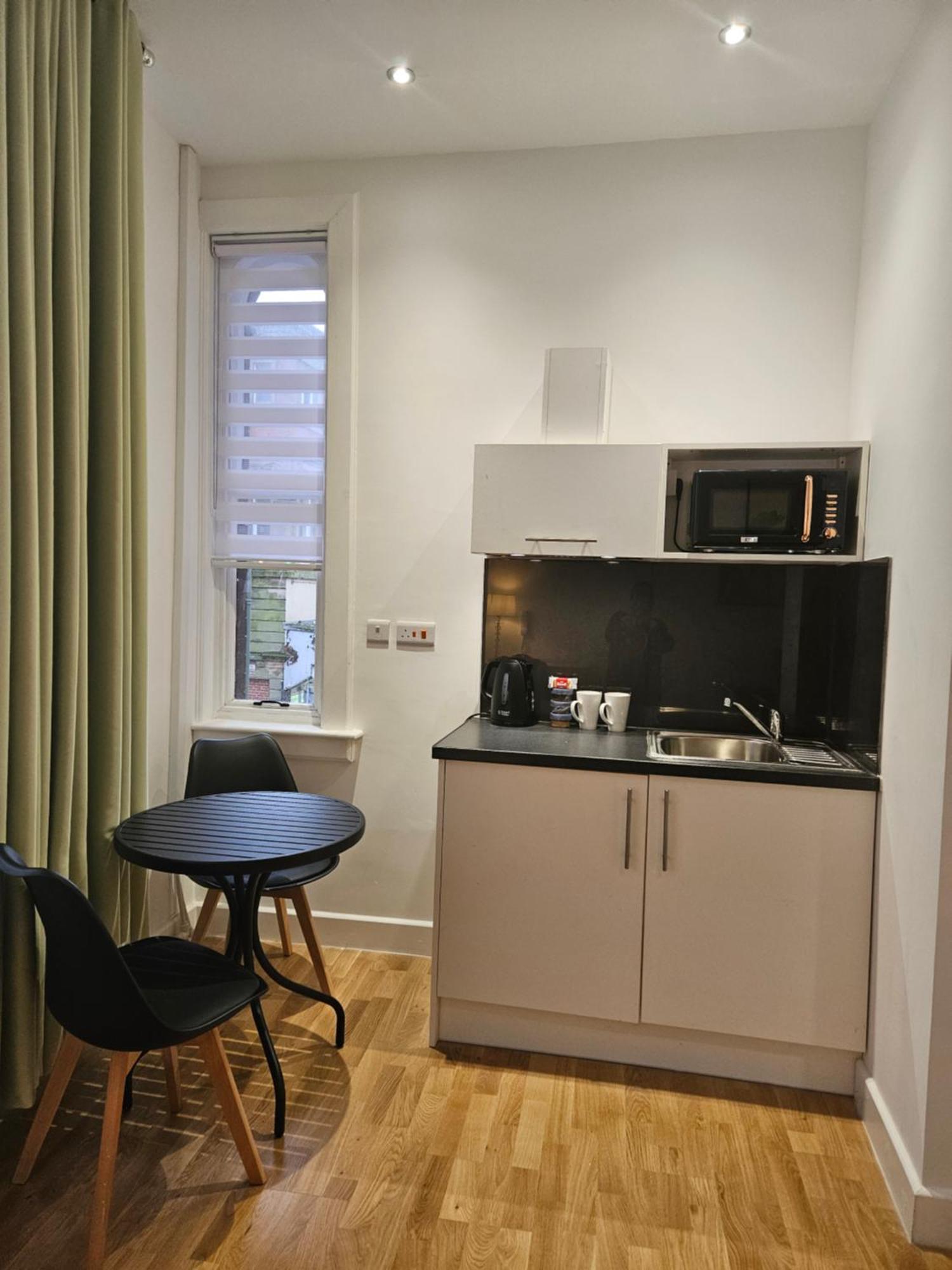 Central Chambers Suites - Suite 1 Leek Luaran gambar