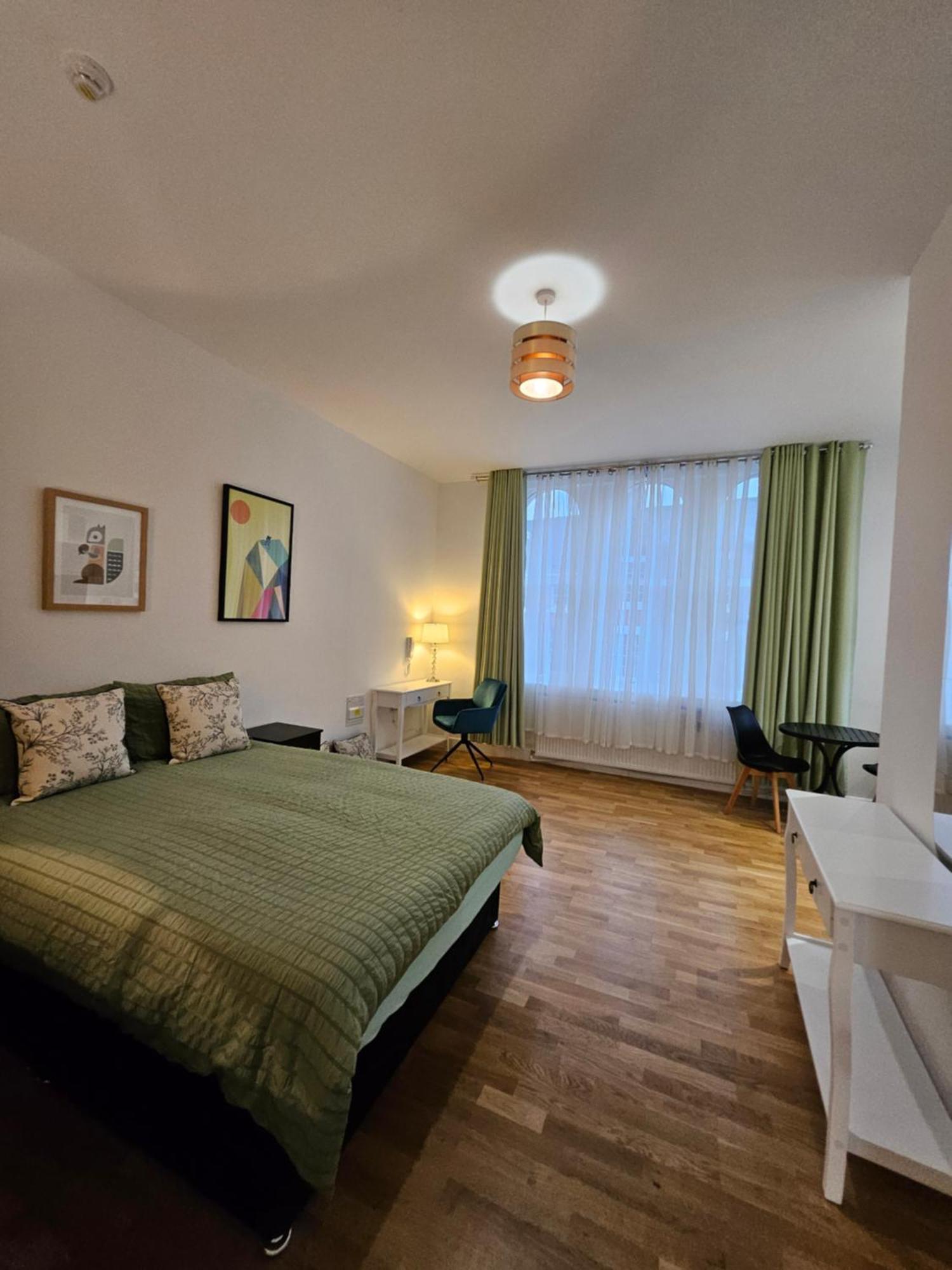 Central Chambers Suites - Suite 1 Leek Luaran gambar