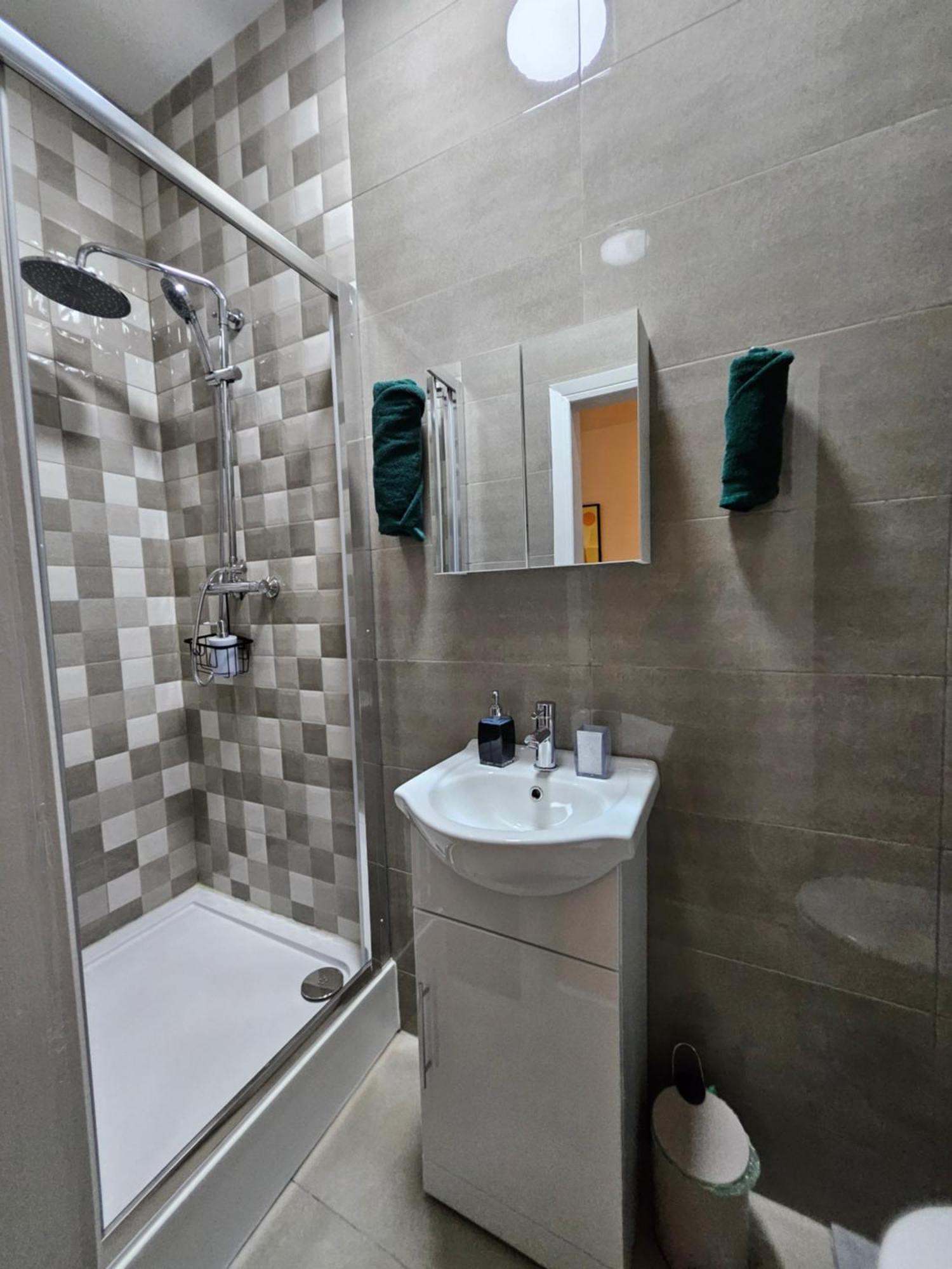 Central Chambers Suites - Suite 1 Leek Luaran gambar